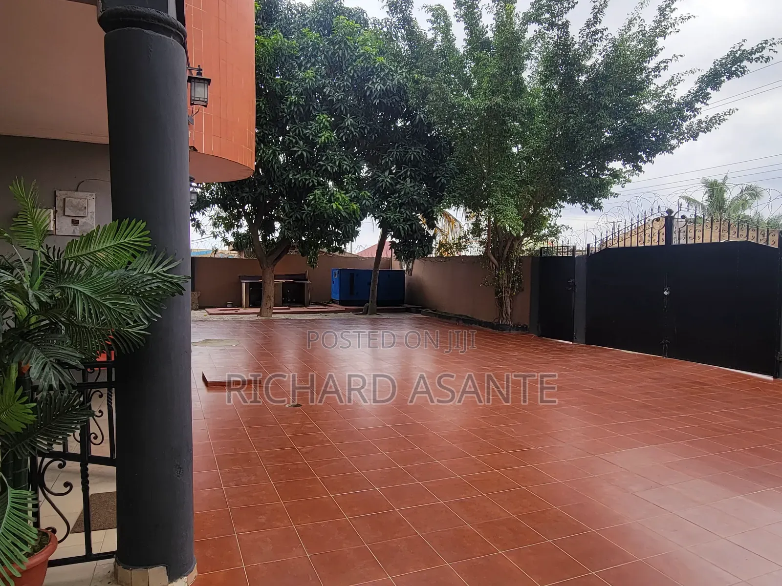 Furnished 12bdrm Block of Flats in Pokuase for sale