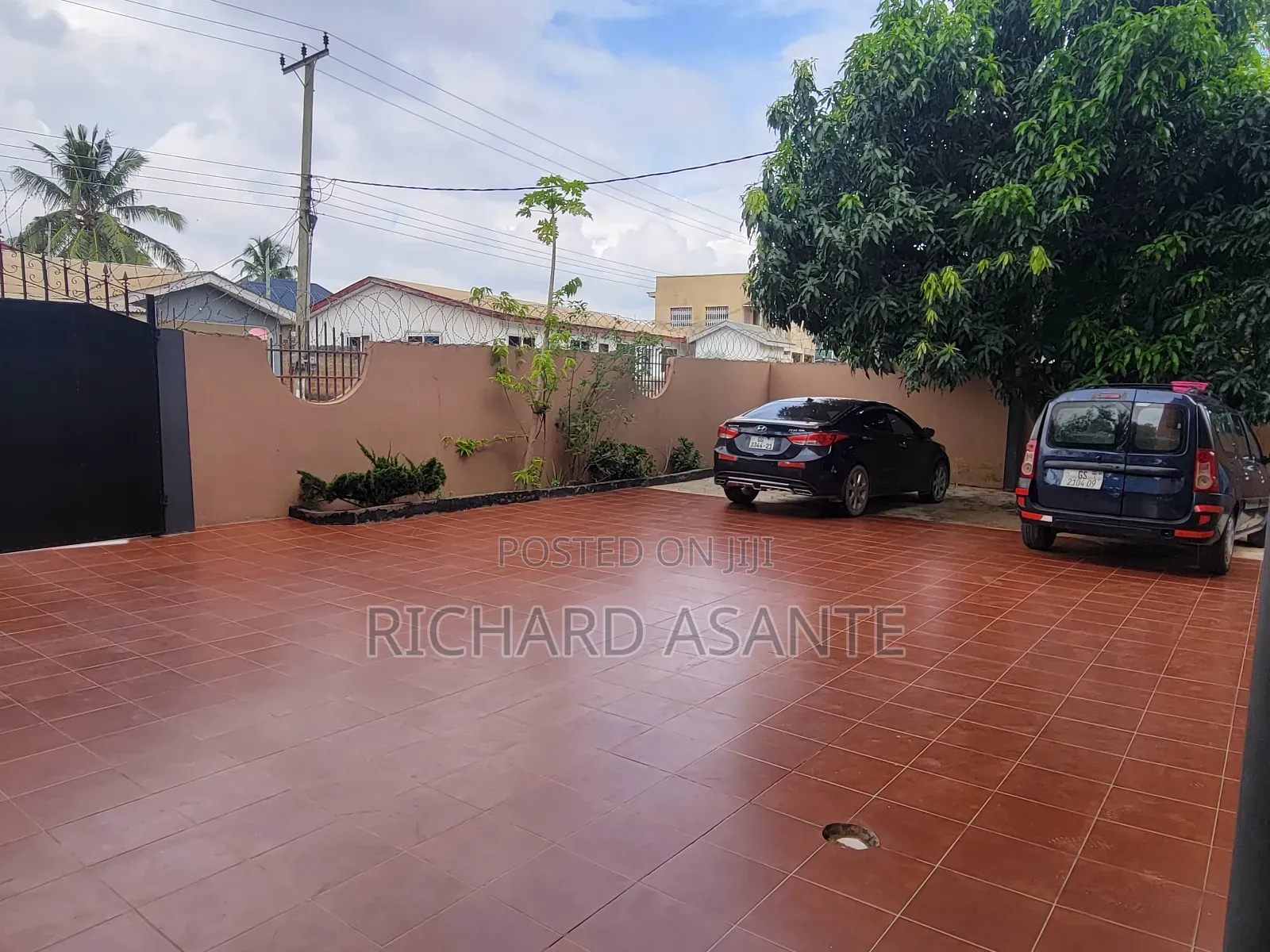 Furnished 12bdrm Block of Flats in Pokuase for sale