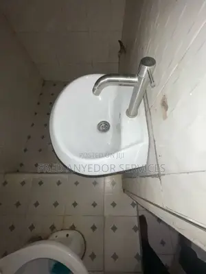Washroom Sink Before and After Cleaning