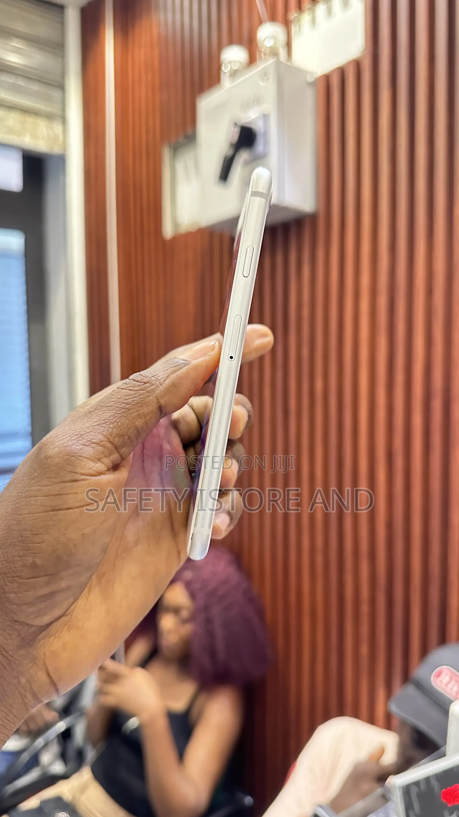 New Apple iPhone 8 64 GB White