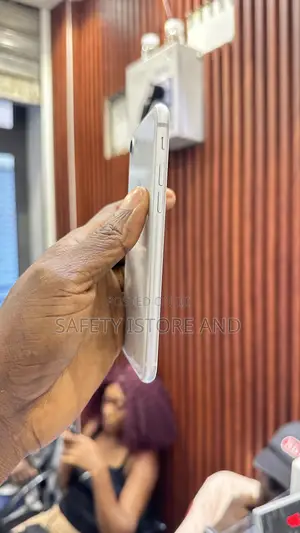 New Apple iPhone 8 64 GB White
