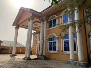 5bdrm House in Kenyaase Adwumamu, Kumasi Metropolitan for sale