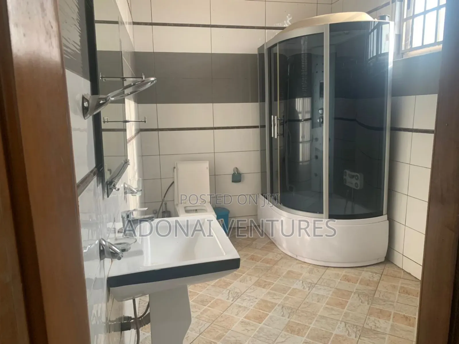 5bdrm House in Kenyaase Adwumamu, Kumasi Metropolitan for sale