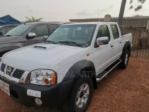 Nissan Hardbody 2018 White