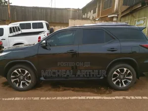 Toyota Fortuner 2018 Black