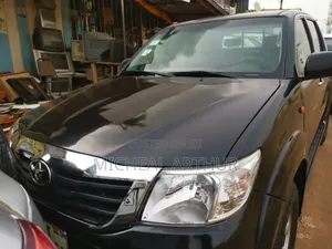 Toyota Hilux 2014 Black