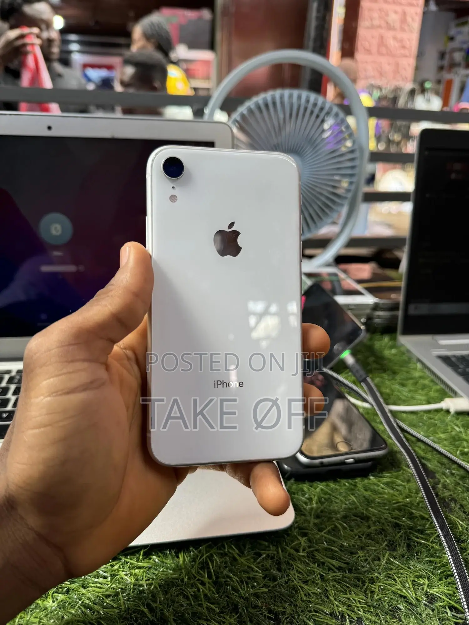 New Apple iPhone XR 64 GB White