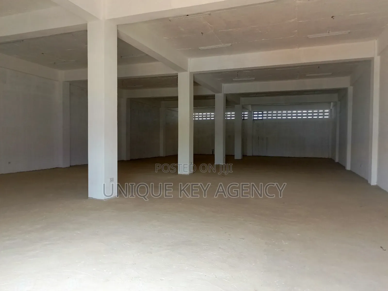Warehouse in Spintex to Let 400 Square Meters