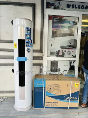 Round Standing Air Conditioner Midea 2.5hp White