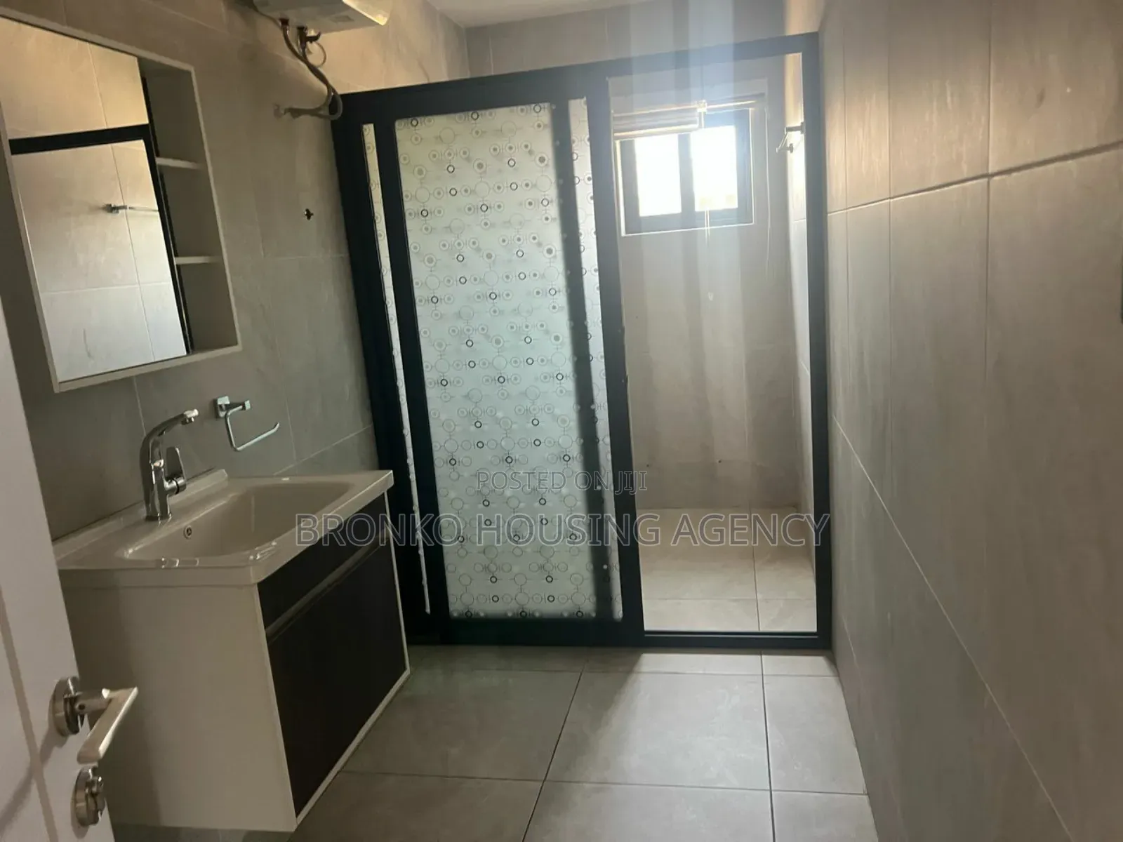 Furnished 4bdrm House in Bronko Housing, Labone for rent