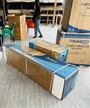Enjoy Great Comfort From Midea 2.5hp Floor Standing Ac.