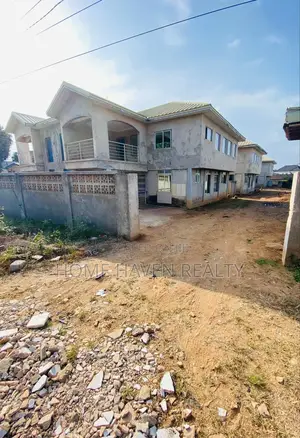 6bdrm Apartment in Westland for sale