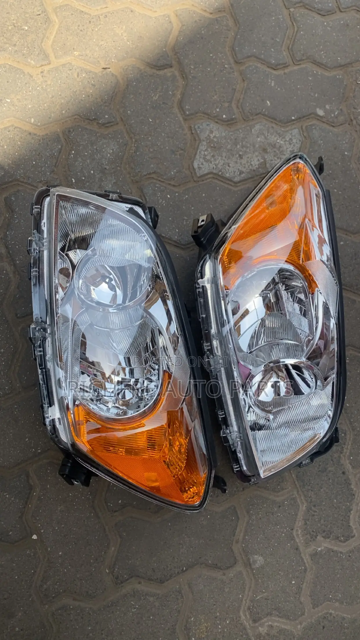 Toyota Rav4 2012 Headlight Pair