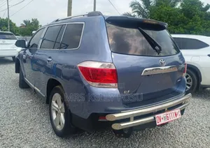 Toyota Highlander 2013 Blue
