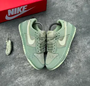 Nike Dunk Low "Oil Green”