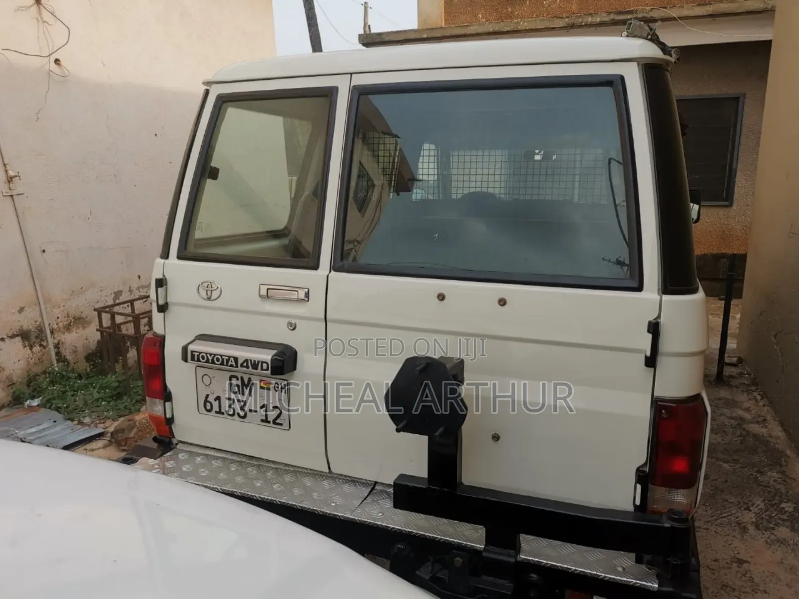 Toyota Land Cruiser 2012 White