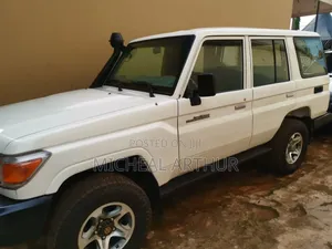 Toyota Land Cruiser 2012 White