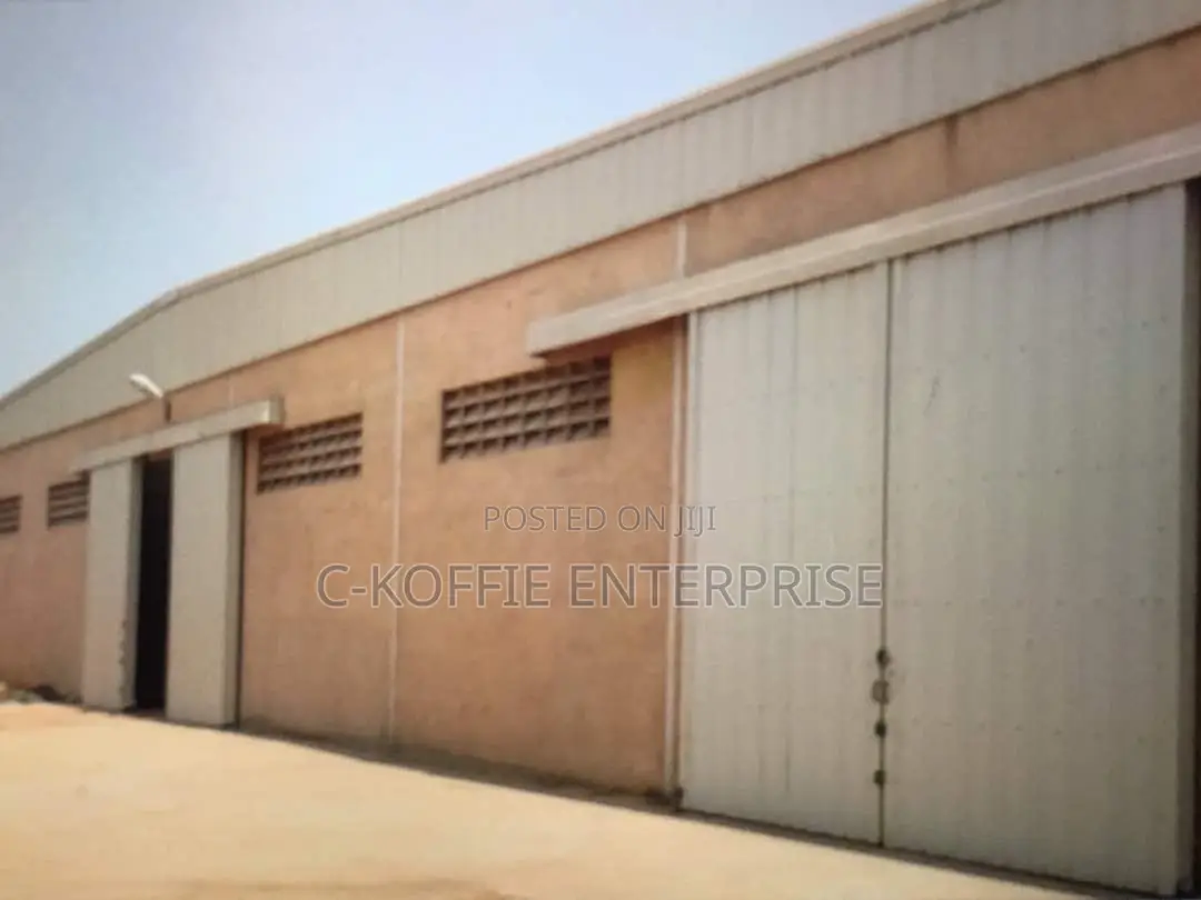 900 SQM Warehouse at Tema for Rent