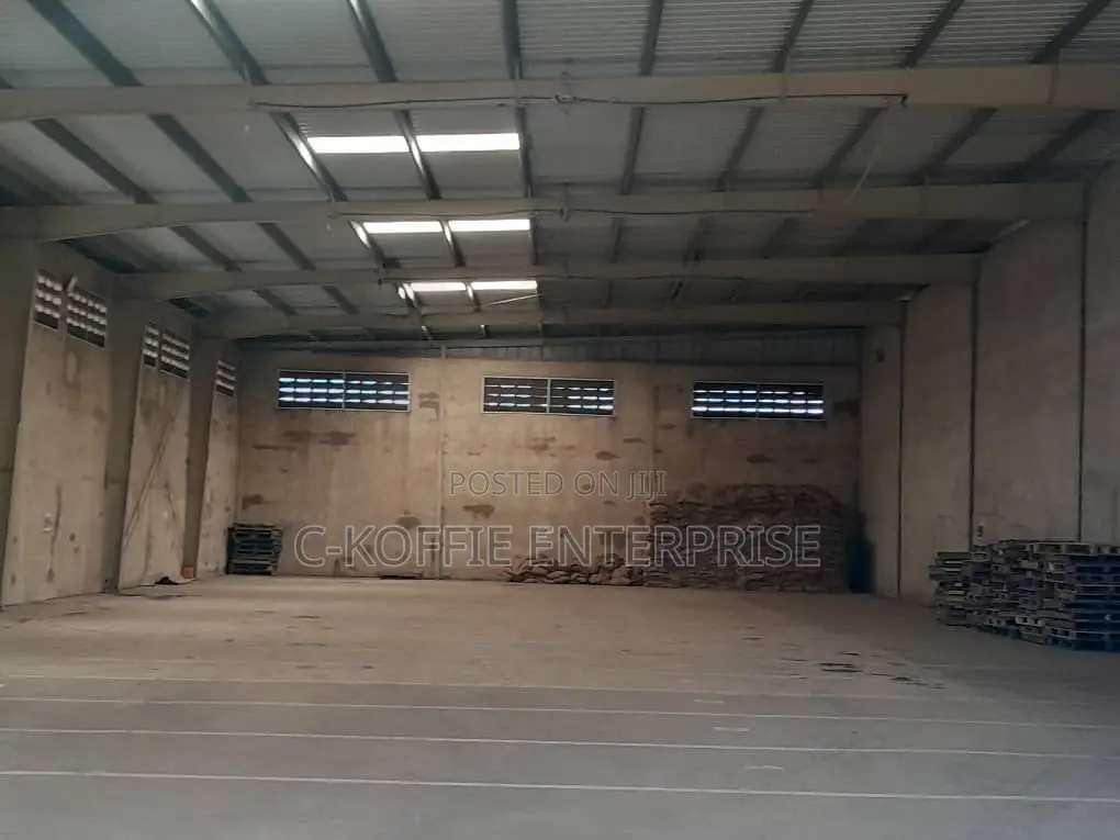 900 SQM Warehouse at Tema for Rent