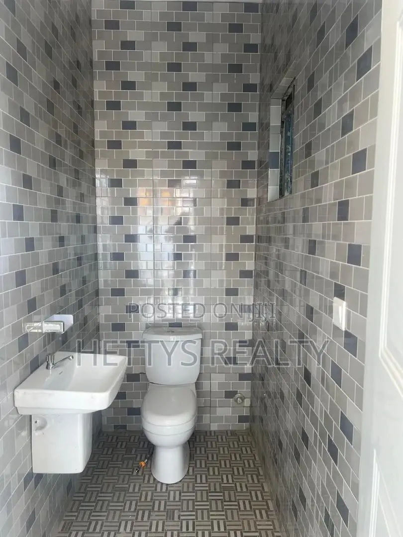 3bdrm House in Wachild Estate, Amasaman for sale