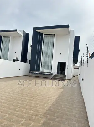 4bdrm House in School Junction, Ashaley Botwe for sale