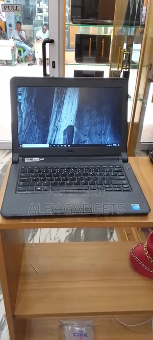 Laptop Dell Latitude 13 3340 4GB Intel Celeron HDD 500GB