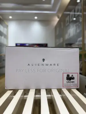 New Laptop Dell Alienware 15 R2 32GB Intel Core Ultra 7 SSD 1T