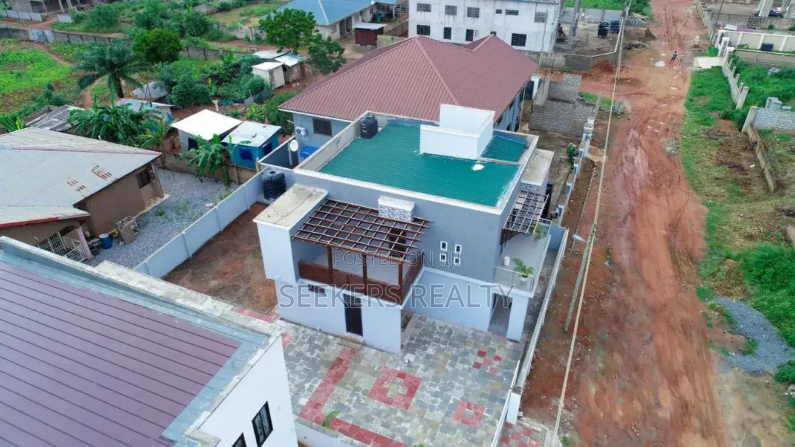 4bdrm Duplex in Seekers Realty, Oyarifa for sale