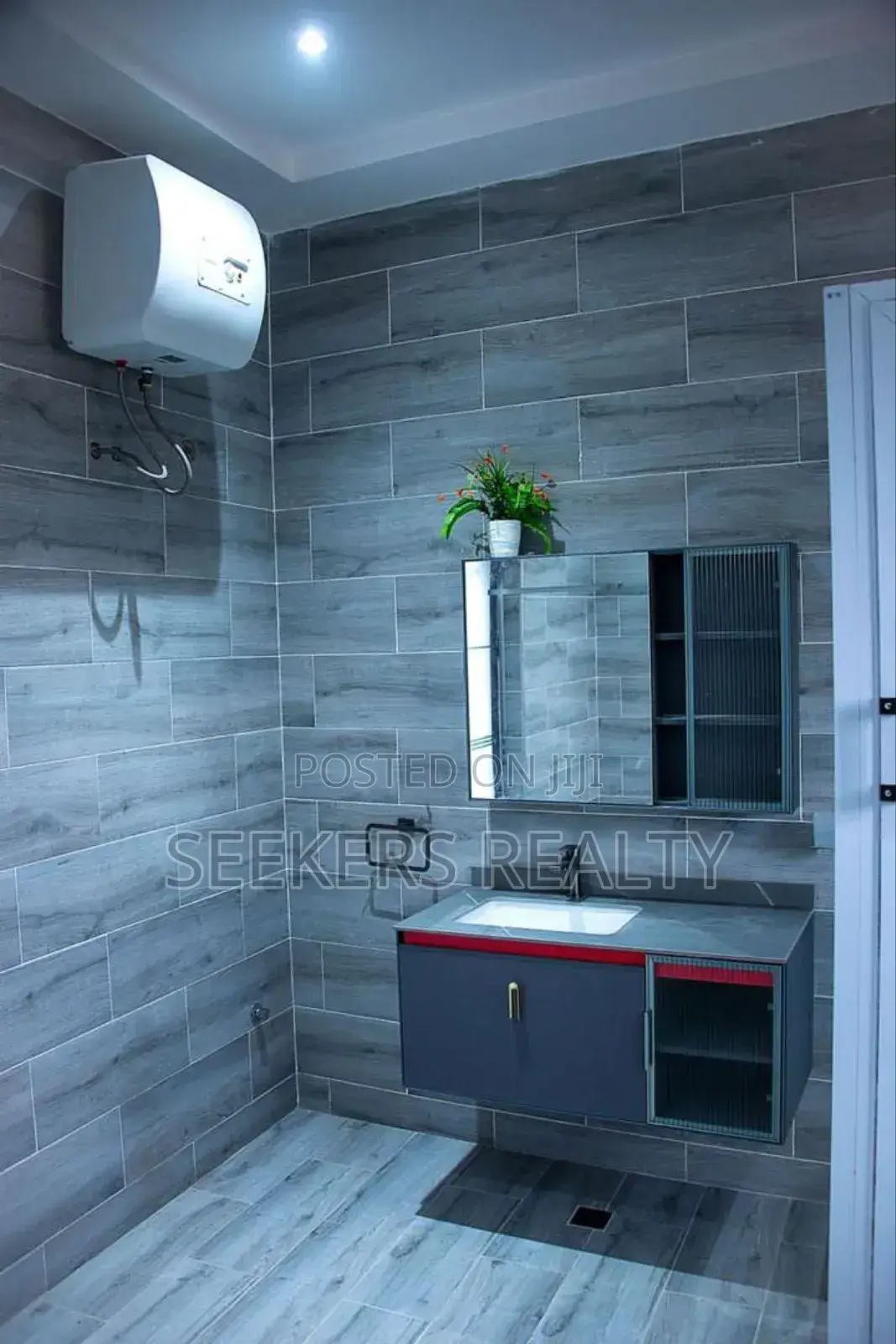 4bdrm Duplex in Seekers Realty, Oyarifa for sale