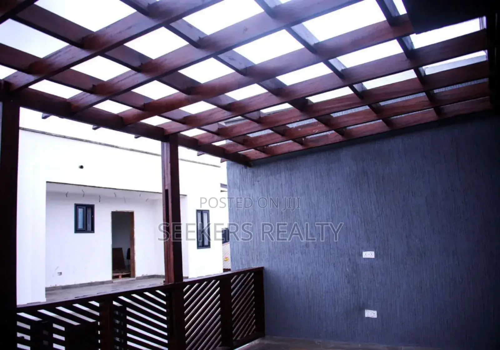 4bdrm Duplex in Seekers Realty, Oyarifa for sale
