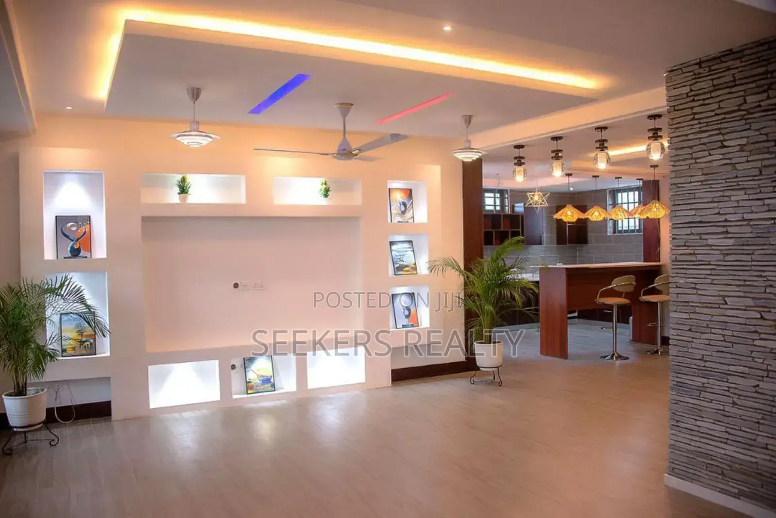 4bdrm Duplex in Seekers Realty, Oyarifa for sale