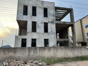 6bdrm Mansion in Skm, West Legon for sale