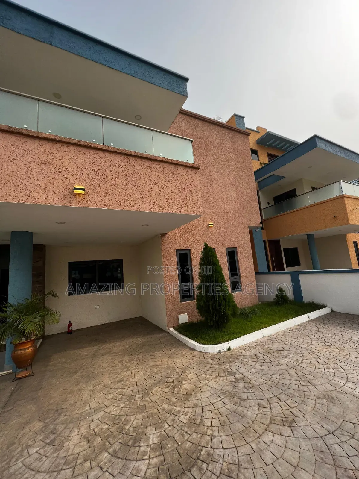 5bdrm House in Labone for sale