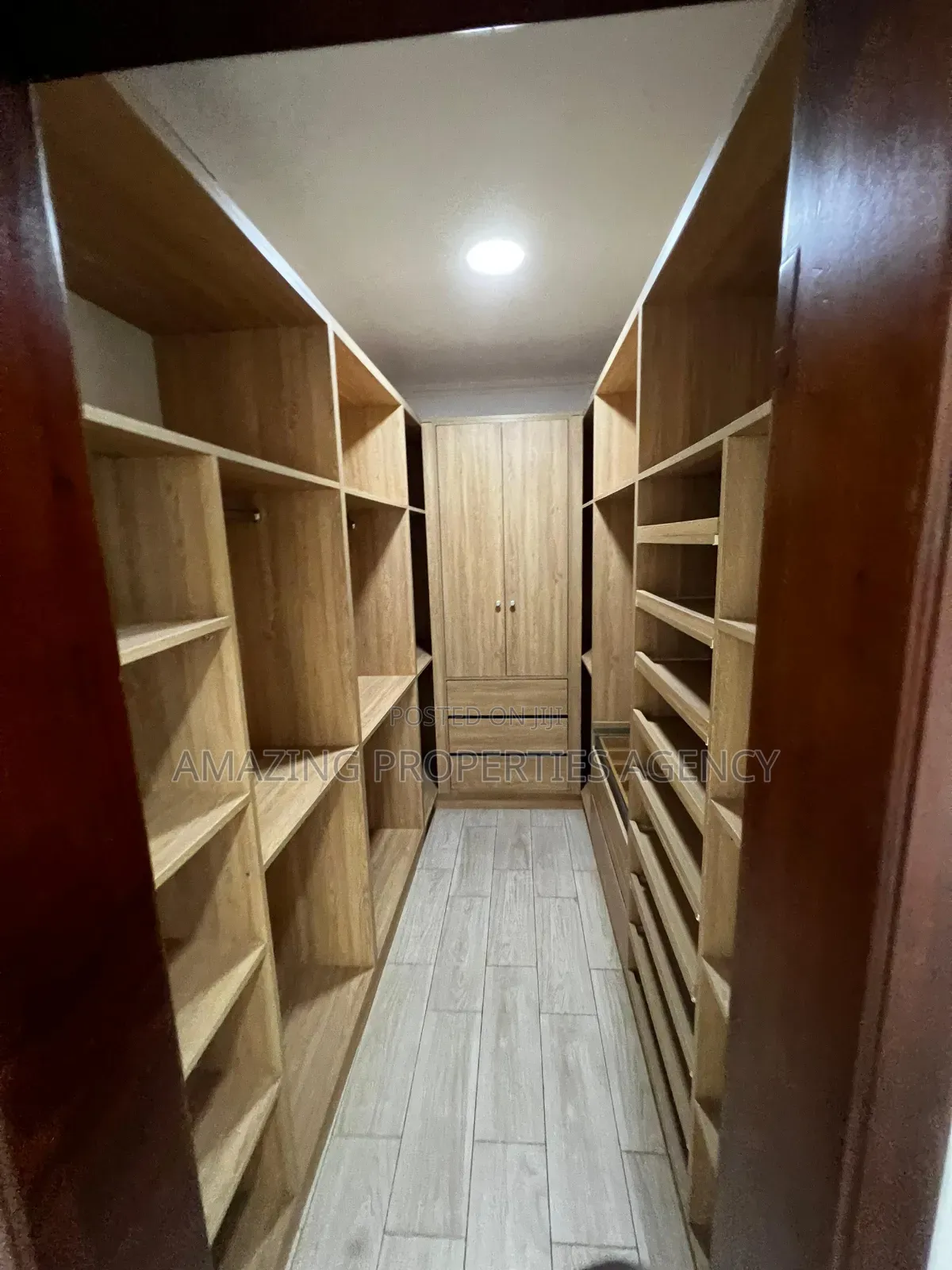 5bdrm House in Labone for sale