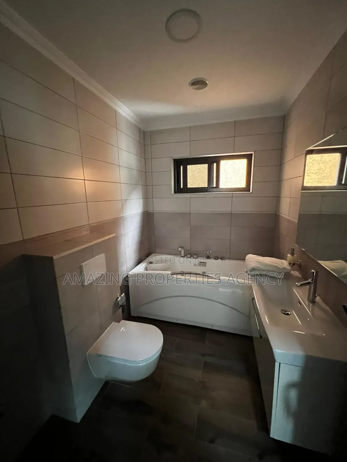 5bdrm House in Labone for sale
