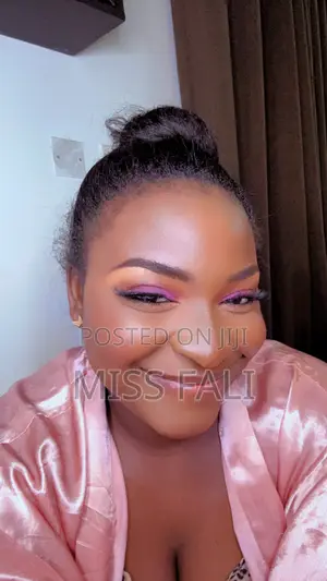 Make Up Artist. For All Your Soft Glams and Looks.
