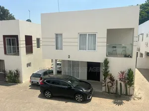 4bdrm Townhouse / Terrace in Bronko Housing, Cantonments for rent