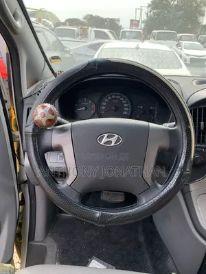 Hyundai Starex 2014 Yellow