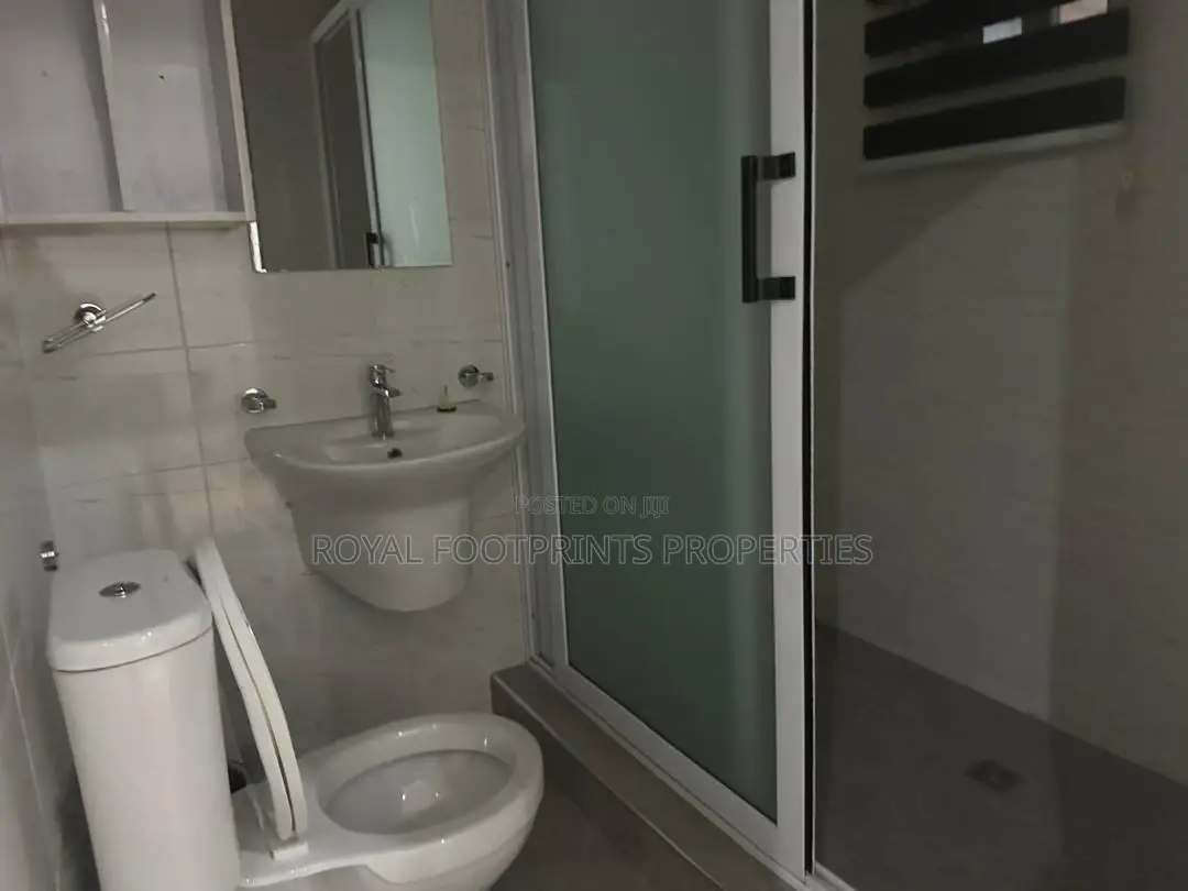 Furnished 5bdrm House in Luxelooks Properties, East Legon for sale