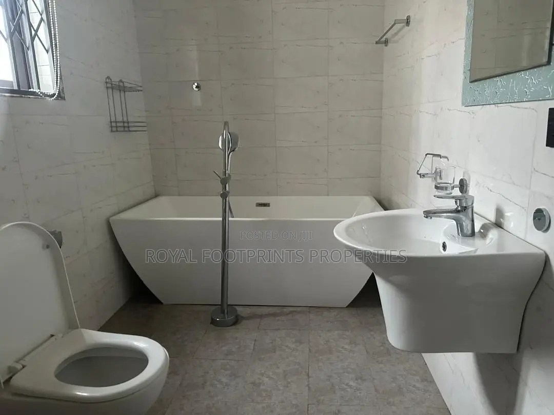 Furnished 5bdrm House in Luxelooks Properties, East Legon for sale