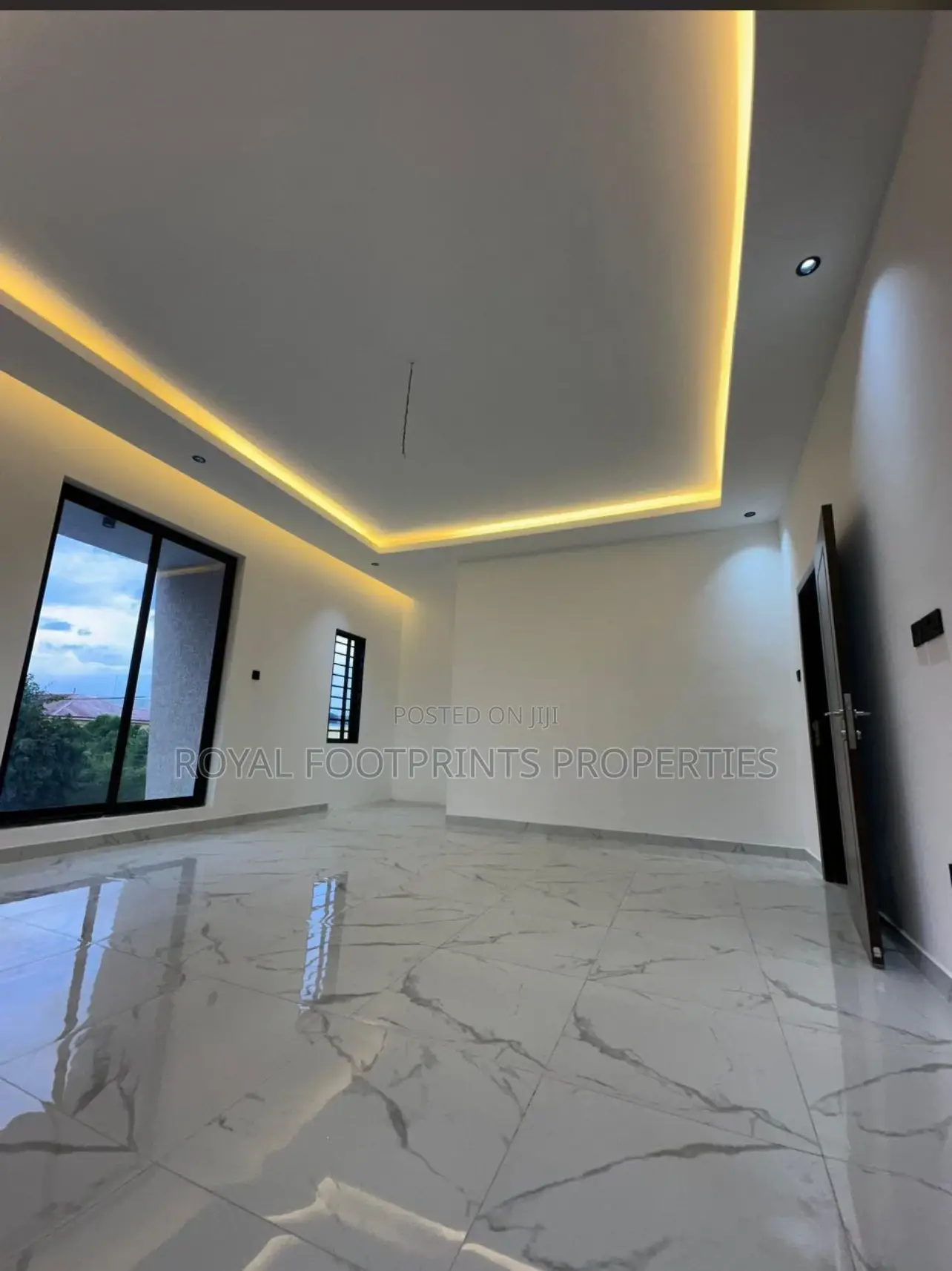 3bdrm House in Luxelooks Properties, East Legon for sale