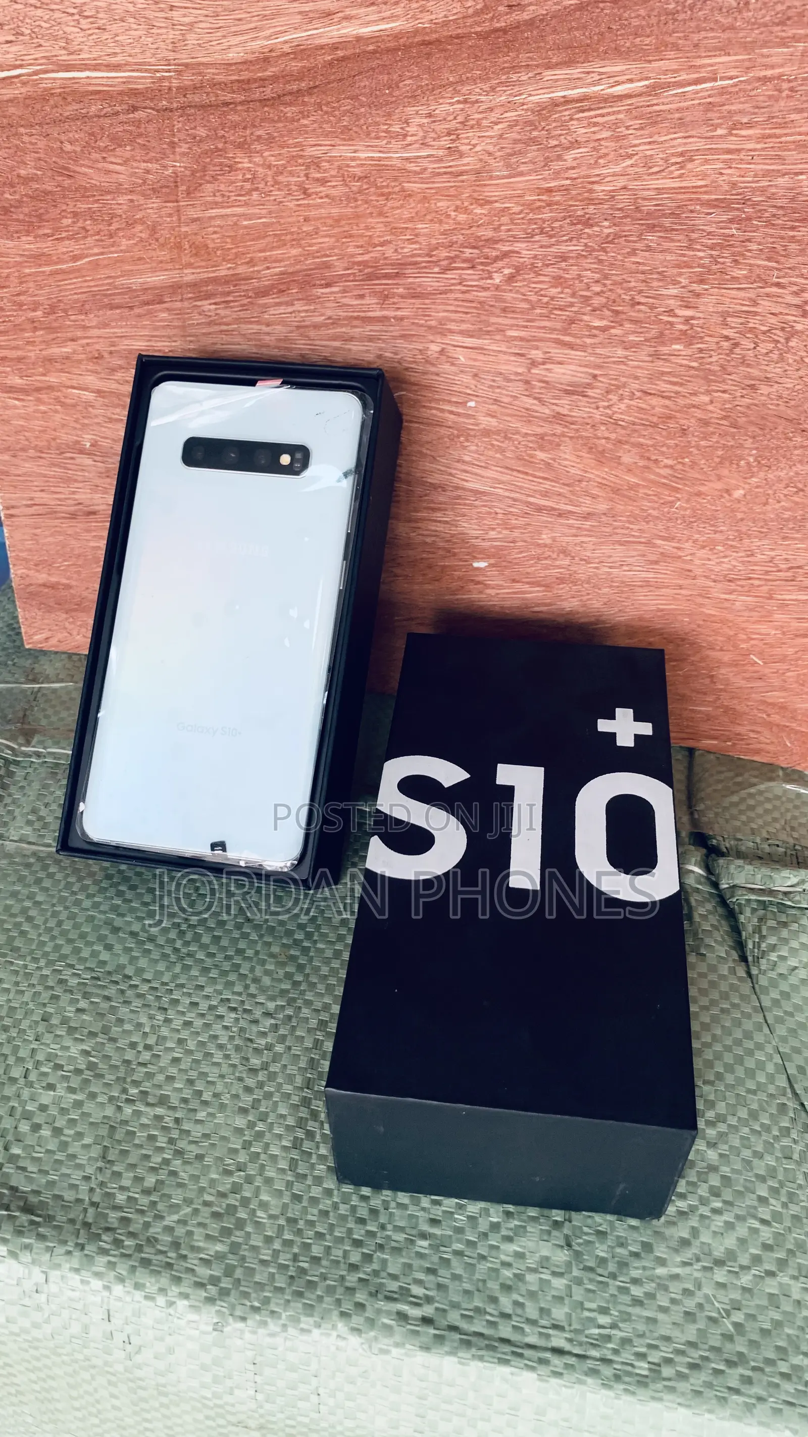 New Samsung Galaxy S10 Plus 128 GB Silver