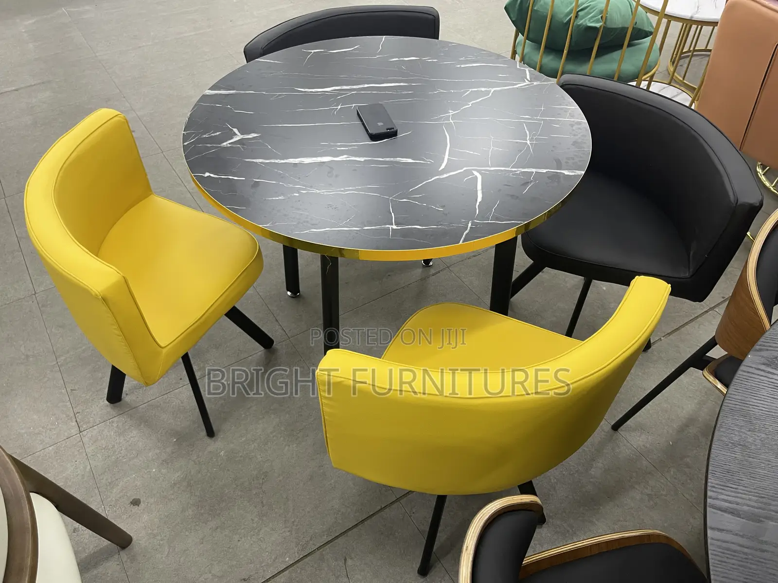 Classic Round Four Seater Dining Table With Four Chairs
