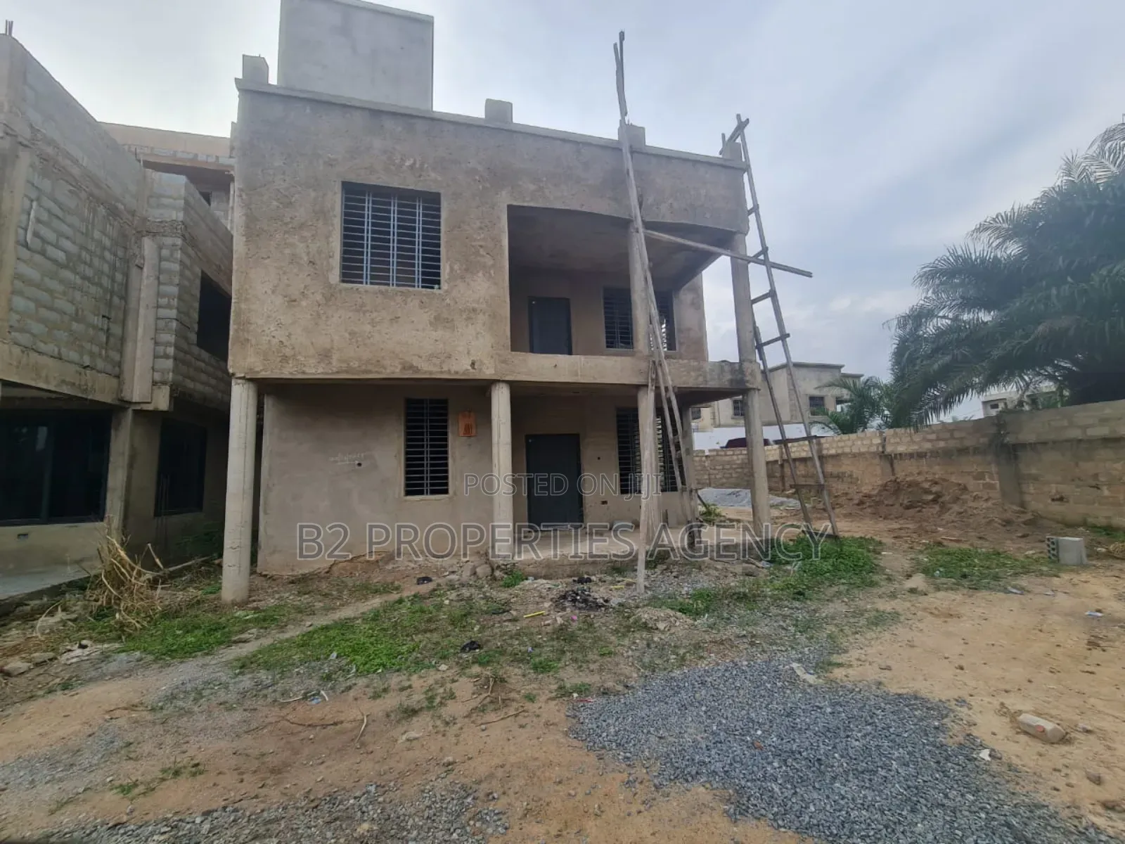 4bdrm Duplex in B2 Properties Agency, Accra Metropolitan for sale