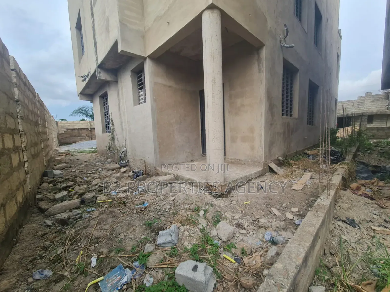 4bdrm Duplex in B2 Properties Agency, Accra Metropolitan for sale