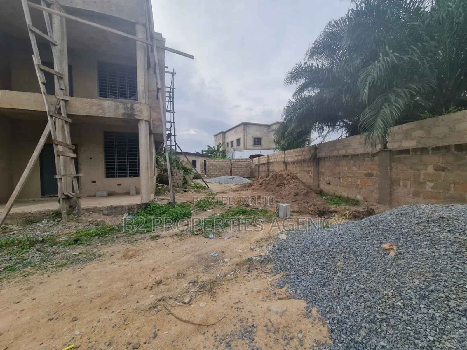 4bdrm Duplex in B2 Properties Agency, Accra Metropolitan for sale