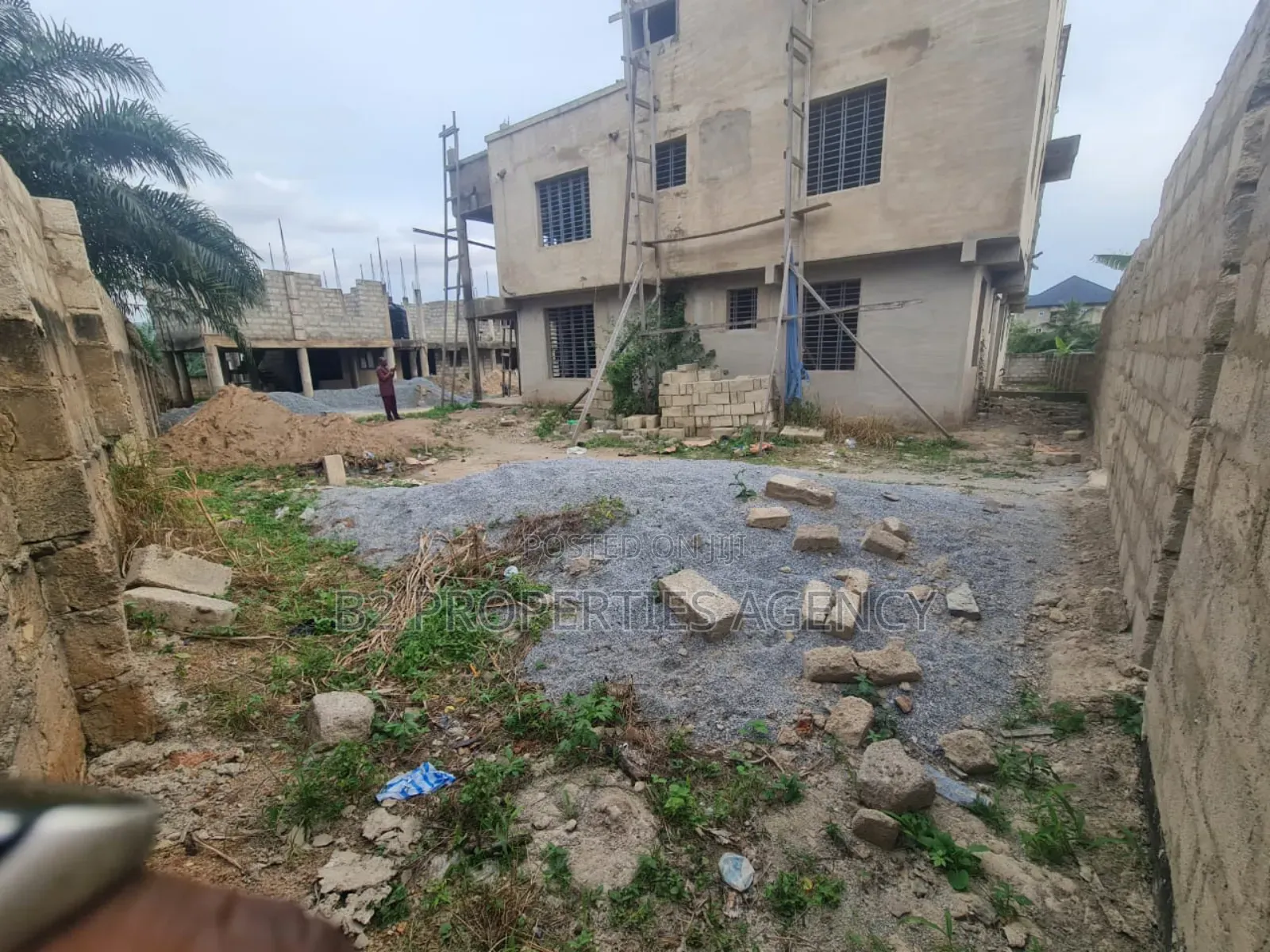 4bdrm Duplex in B2 Properties Agency, Accra Metropolitan for sale