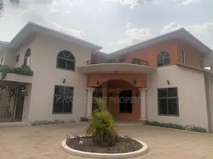 4bdrm Mansion in Ashaley Botwe for sale