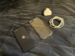 Apple iPhone SE (2020) 64 GB Black