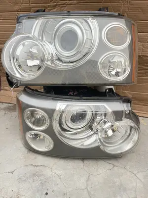 Range Rover 2009 Headlight Two Chargers